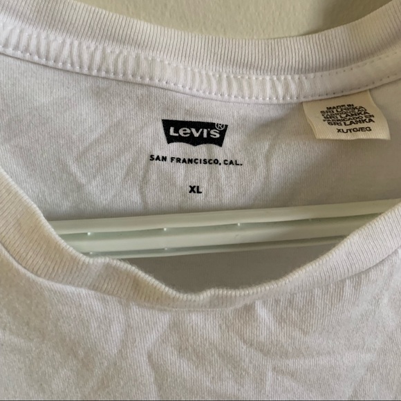 Men’s Levi T-Shirt - Picture 4 of 8